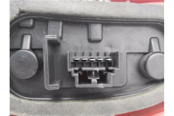 Recambio de piloto trasero derecho para fiat ii punto (188) berlina 1.2 16v elx referencia OEM IAM 46794077  