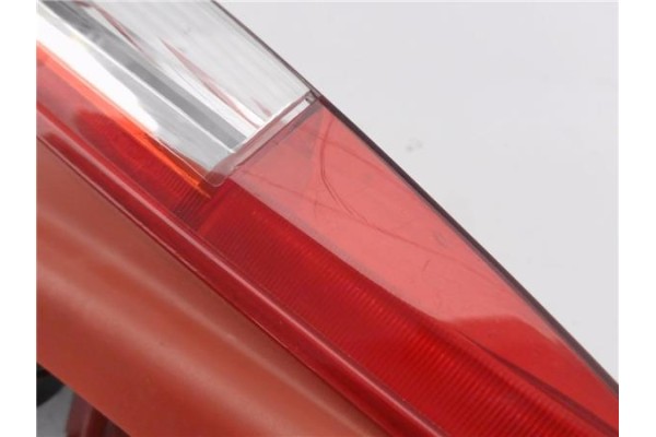 Recambio de piloto trasero derecho para fiat ii punto (188) berlina 1.2 16v elx referencia OEM IAM 46794077  