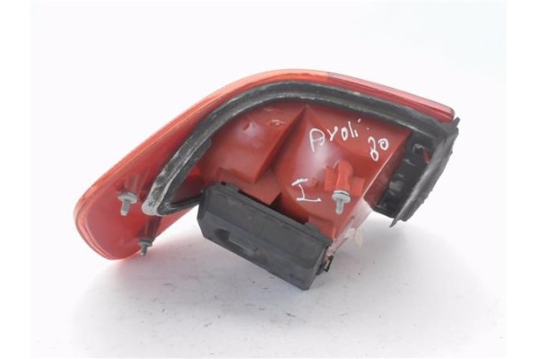 Recambio de piloto trasero derecho para audi 80 berlina/avant 1.6 básico avant referencia OEM IAM 893945218  