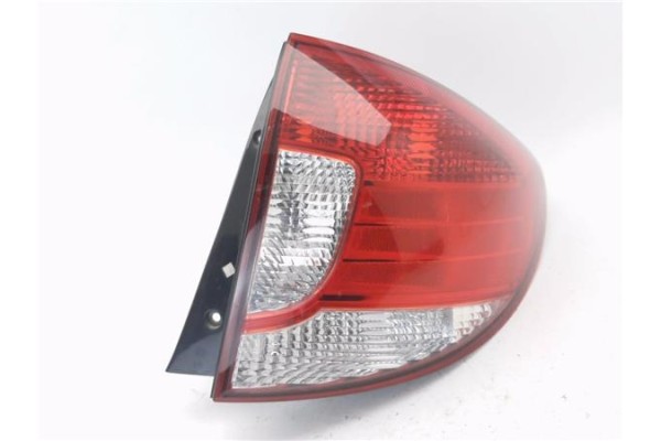 Recambio de piloto trasero derecho para kia rio (bc) 1.3 ipanema berlina referencia OEM IAM 92402FD070  