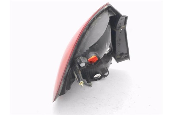 Recambio de piloto trasero derecho para kia rio (bc) 1.3 ipanema berlina referencia OEM IAM 92402FD070  