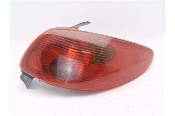 Recambio de piloto trasero derecho para peugeot 206 1.9 x-line refri referencia OEM IAM 6351P1  
