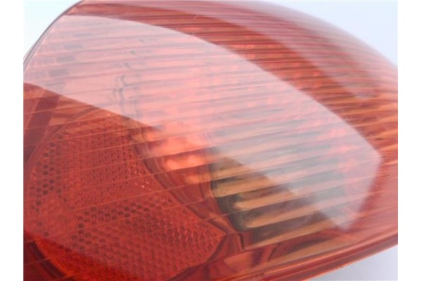 Recambio de piloto trasero derecho para peugeot 206 1.9 x-line refri referencia OEM IAM 6351P1  