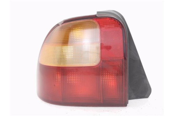 Recambio de piloto trasero izquierdo para rover rover 400 (rt) 1.4 414 i (4-ptas.) referencia OEM IAM XFB101000  