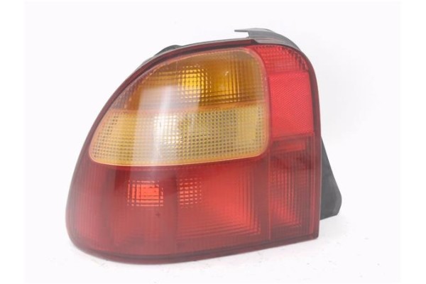 Recambio de piloto trasero izquierdo para rover rover 400 (rt) 1.4 414 i (4-ptas.) referencia OEM IAM XFB101000  