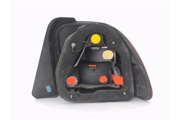 Recambio de piloto trasero izquierdo para rover rover 400 (rt) 1.4 414 i (4-ptas.) referencia OEM IAM XFB101000  