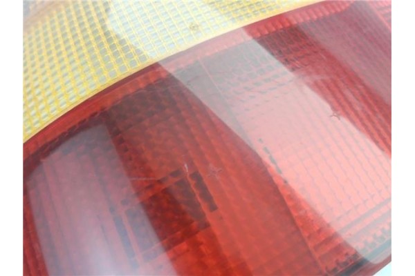 Recambio de piloto trasero izquierdo para rover rover 400 (rt) 1.4 414 i (4-ptas.) referencia OEM IAM XFB101000  