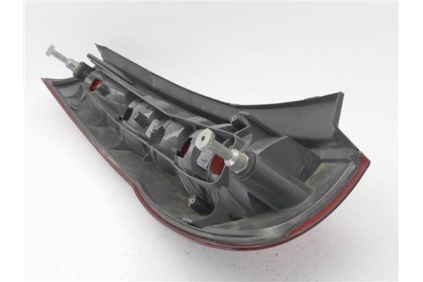 Recambio de piloto trasero derecho para fiat i punto (176) berlina 1.1 55 6-speed referencia OEM IAM 7730722 29420202 