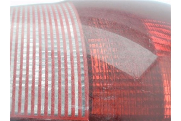 Recambio de piloto trasero derecho para fiat i punto (176) berlina 1.1 55 6-speed referencia OEM IAM 7730722 29420202 
