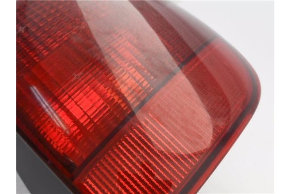 Recambio de piloto trasero derecho para fiat i punto (176) berlina 1.1 55 6-speed referencia OEM IAM 7730722 29420202 