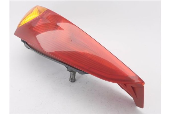 Recambio de piloto trasero derecho para fiat ii punto (188) berlina 1.2 16v elx referencia OEM IAM 46523789 286202 