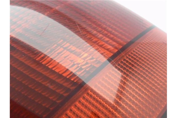 Recambio de piloto trasero izquierdo para fiat i punto (176) berlina 1.2 60 star referencia OEM IAM 464010830 36510748 