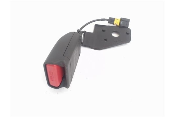 Recambio de anclaje cinturon trasero derecho para citroen c4 berlina 1.6 exclusive referencia OEM IAM 707541AA  