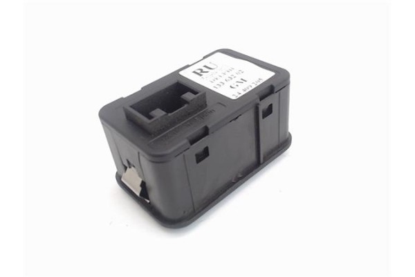 Recambio de mando elevalunas delantero izquierdo para opel corsa c referencia OEM IAM 24409205 13363202 
