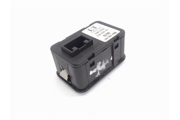 Recambio de mando elevalunas delantero izquierdo para opel astra g berlina referencia OEM IAM 90561088 13363201 