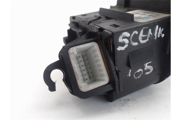 Recambio de mando de luces para renault scenic ii (jm) referencia OEM IAM 8200206738 61890007 