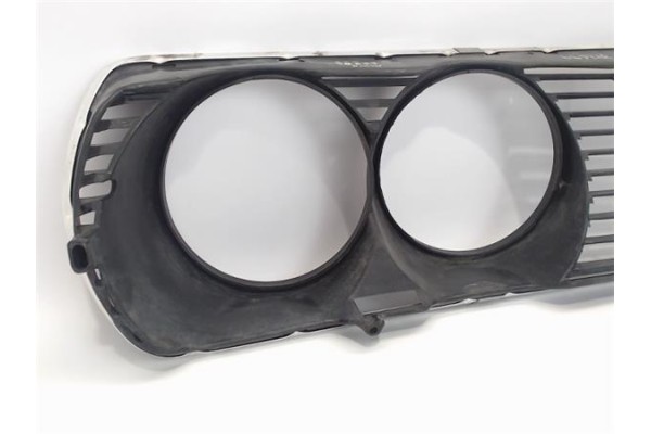 Recambio de rejilla capo para bmw serie 3 (e21) 2.0 320 4 referencia OEM IAM 51131834989  