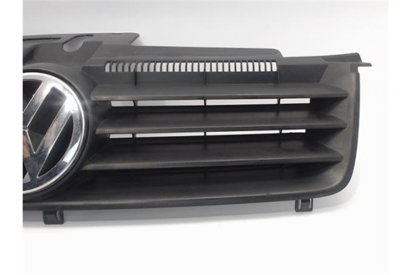 Recambio de rejilla capo para volkswagen polo iv (9n1) 1.4 16v referencia OEM IAM 6Q0853651C  6Q0853653C9B9 , AUDI