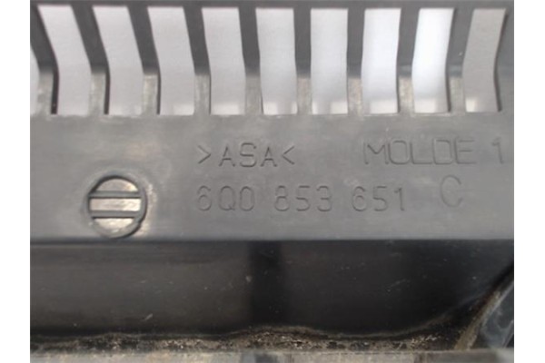 Recambio de rejilla capo para volkswagen polo iv (9n1) 1.4 16v referencia OEM IAM 6Q0853651C  6Q0853653C9B9 , AUDI