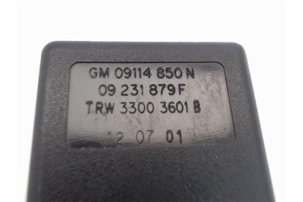 Recambio de cinturon 3ª fila derecho para opel corsa c 1.4 referencia OEM IAM 09114850N  