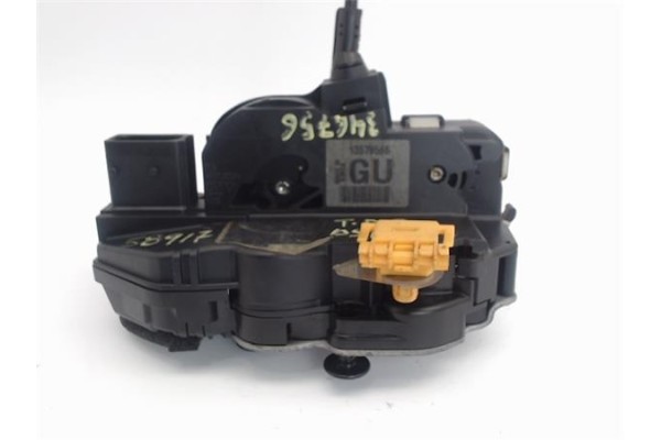 Recambio de cierre electromagnetico trasero derecho para opel astra j berlina 5p 1.6 excellence referencia OEM IAM 13579556  