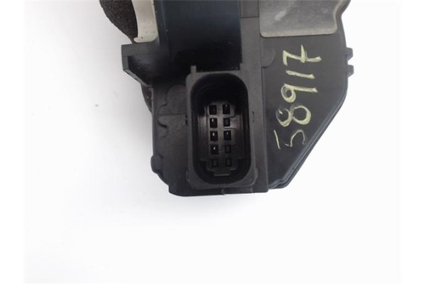 Recambio de cierre electromagnetico trasero derecho para opel astra j berlina 5p 1.6 excellence referencia OEM IAM 13579556  