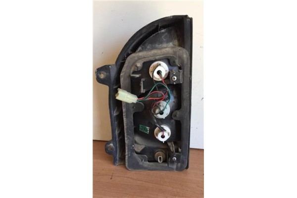 Recambio de piloto trasero izquierdo para hyundai h 100 2.5 furgoneta caj.cerr.acristalada, 6-asientos referencia OEM IAM 924014