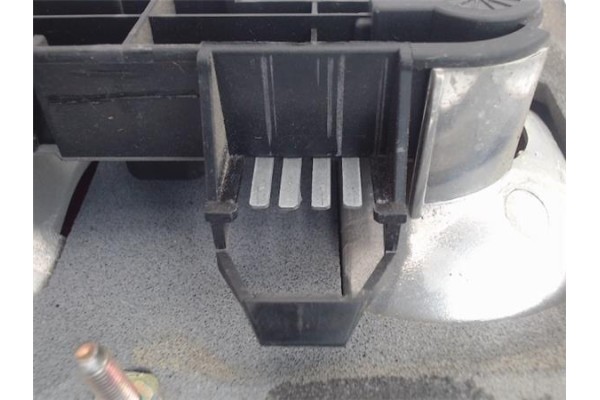 Recambio de piloto porton trasero derecho para land rover range rover (lp) 2.5 dt (100kw) referencia OEM IAM AMR4724 85901 XFE10