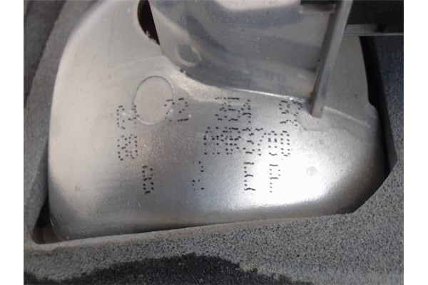 Recambio de piloto porton trasero derecho para land rover range rover (lp) 2.5 dt (100kw) referencia OEM IAM AMR4724 85901 XFE10