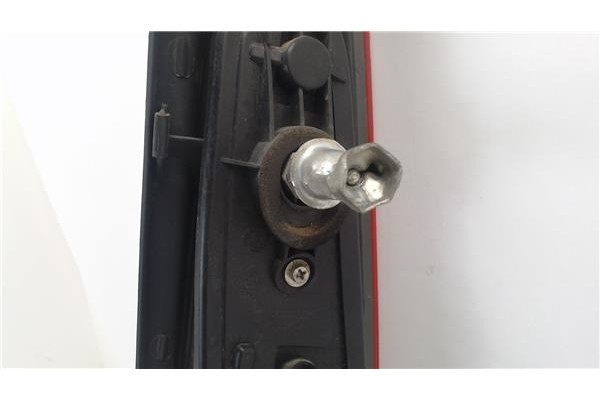 Recambio de piloto trasero izquierdo para fiat ii punto (188) berlina referencia OEM IAM 46817804  