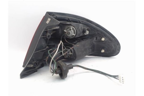 Recambio de piloto trasero izquierdo para mazda 323 berl./familiar (bf/bw) referencia OEM IAM 8FBP51150  