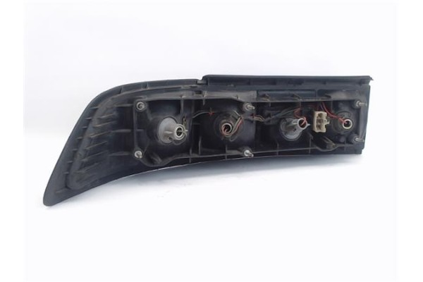 Recambio de piloto trasero derecho para mazda 323 berlina (bd1) referencia OEM IAM 431321  