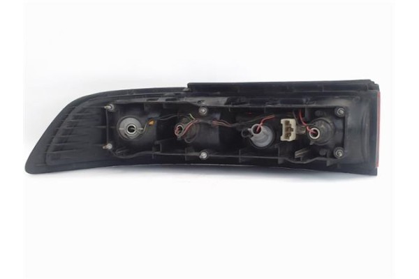 Recambio de piloto trasero derecho para mazda 323 berlina (bd1) referencia OEM IAM 431321  