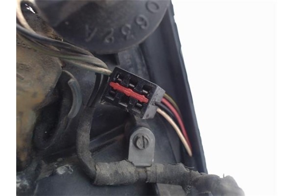 Recambio de piloto trasero derecho para chrysler le baron referencia OEM IAM 4399574  