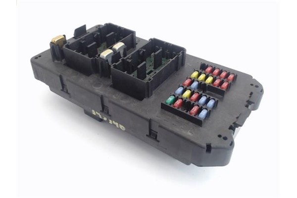 Recambio de caja fusibles/rele para jeep grand cherokee (wh) 3.0 crd limited referencia OEM IAM   