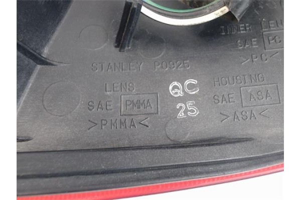 Recambio de piloto trasero izquierdo para suzuki liana (rh/er) referencia OEM IAM P0925  