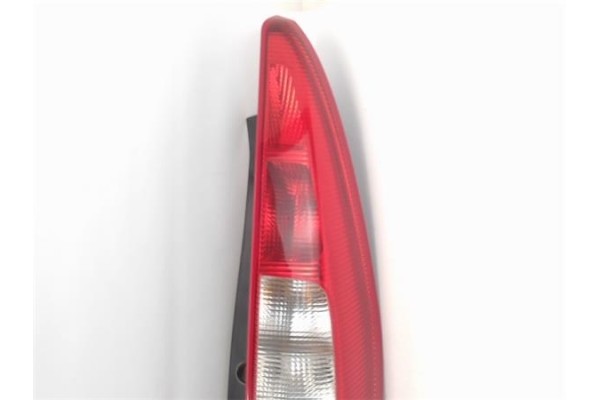 Recambio de piloto trasero derecho para mitsubishi colt cz3 berl. 5 (z30a) referencia OEM IAM 8330A702  