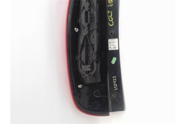 Recambio de piloto trasero derecho para mitsubishi colt cz3 berl. 5 (z30a) referencia OEM IAM 8330A702  