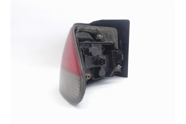 Recambio de piloto trasero derecho para saab 9-3 berlina referencia OEM IAM 4831061  