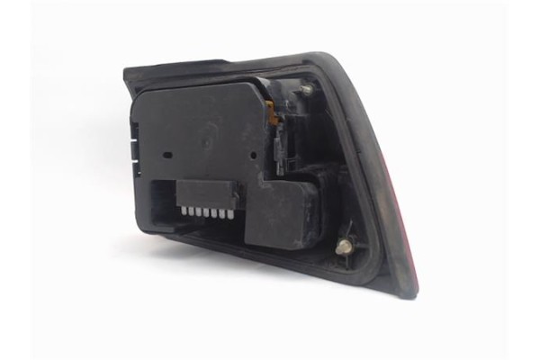 Recambio de piloto trasero izquierdo para saab 9000 cs referencia OEM IAM 9084039  