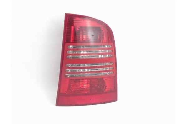 Recambio de piloto trasero derecho para skoda octavia combi (1u5) referencia OEM IAM 1U9945112B  