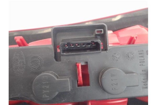 Recambio de piloto trasero derecho para skoda octavia combi (1u5) referencia OEM IAM 1U9945112B  