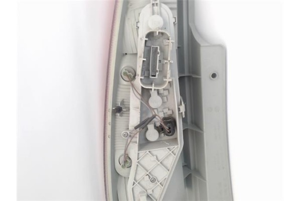 Recambio de piloto trasero derecho para skoda roomster (5j7) referencia OEM IAM 5J7945112  