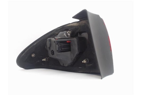 Recambio de piloto trasero derecho para saab 9-3 berlina referencia OEM IAM 4831095  