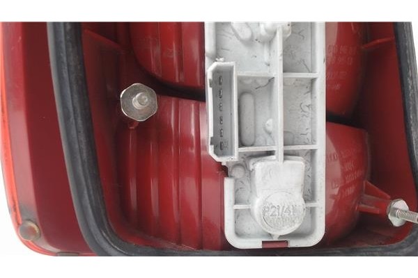 Recambio de piloto trasero derecho para skoda fabia (6y2/6y3) referencia OEM IAM 6Y6945112B   Recambio de piloto trasero derecho para skoda fabia (6y2/6y3) referencia OEM IAM 6Y6945112B