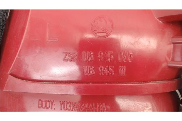 Recambio de piloto trasero izquierdo para skoda octavia berlina (1u2) referencia OEM IAM 1U9945111 1U6945111 