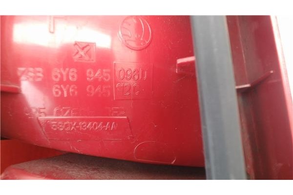 Recambio de piloto trasero derecho para skoda fabia (6y2/6y3) referencia OEM IAM 6Y6945112C  