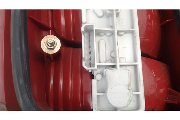 Recambio de piloto trasero derecho para skoda fabia (6y2/6y3) referencia OEM IAM 6Y6945112B   Recambio de piloto trasero derecho para skoda fabia (6y2/6y3) referencia OEM IAM 6Y6945112B