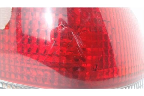 Recambio de piloto trasero derecho para saab 900 berlina referencia OEM IAM 4468963  
