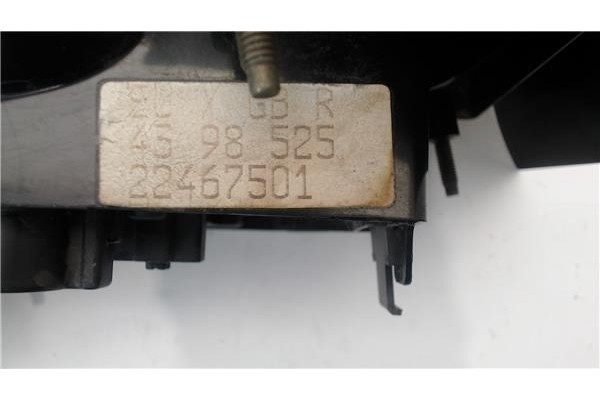 Recambio de piloto trasero derecho para saab 900 berlina referencia OEM IAM 4468963  